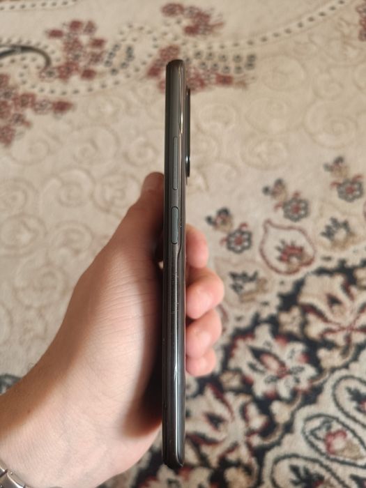 Продаю Poco f3 8/256