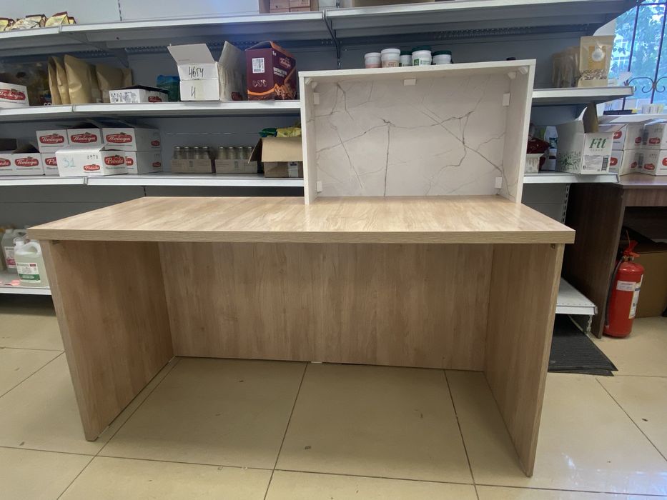 Продам кассовый стол