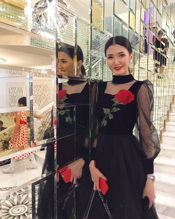 Платье черное на выход