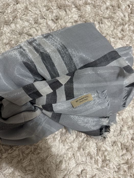 Esarfa burberry Noi