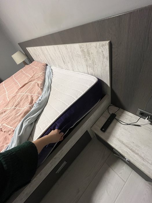 Легло 180/200 + нощни шкафчета, чекмеджета и матрак