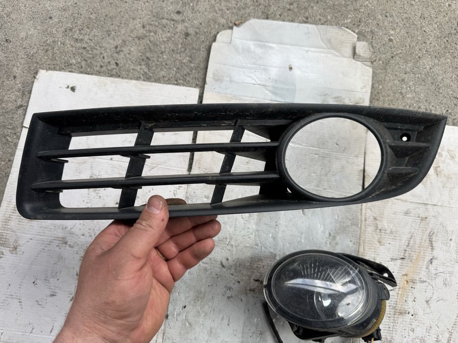 Grila proiector si proiector stanga fata passat b6 produse originale oem vw