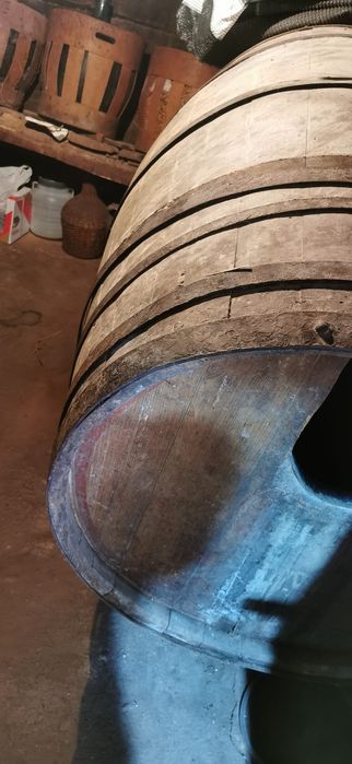 Vând butie vin de 1500 litri