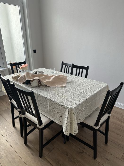 Стол со стульями