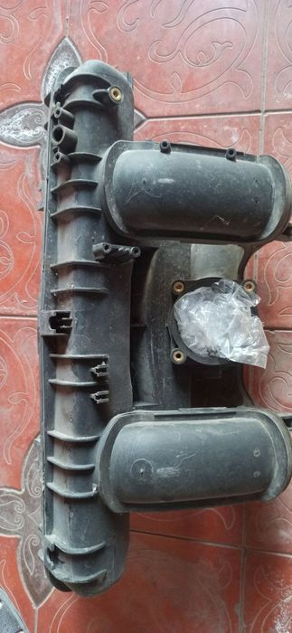 Впускной коллектор