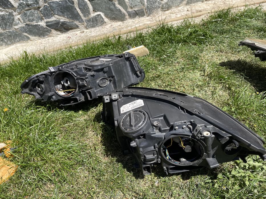Faruri f10 stanga si dreapta