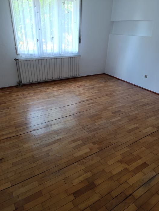 Casă de închiriat Str.Dinu Lipatti