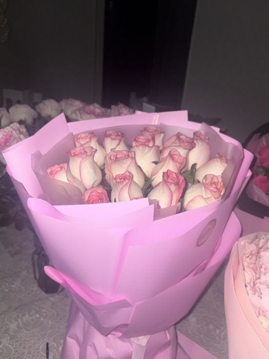 цветы свежие………….