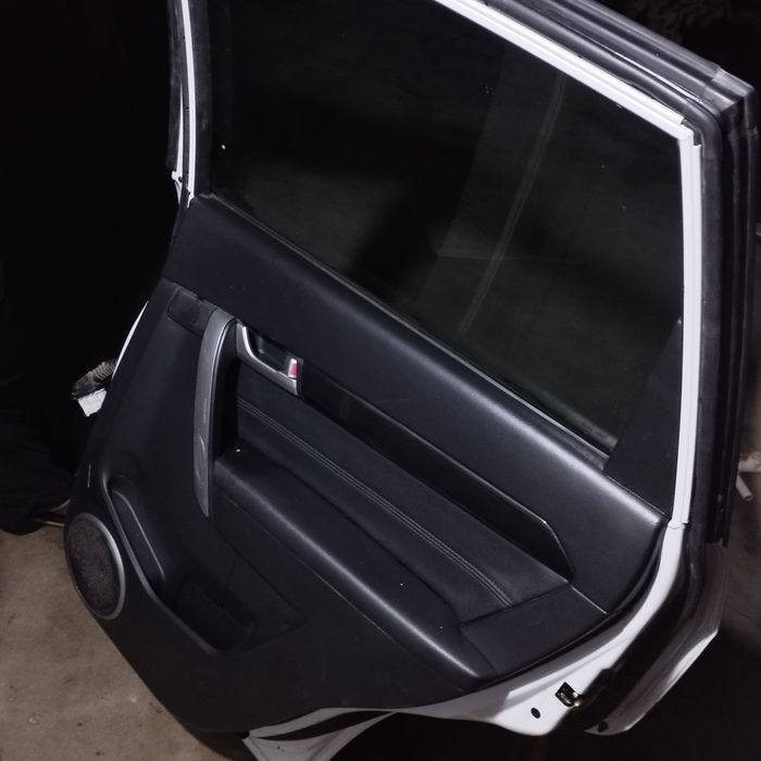 Captiva 3 18000 yurgan captivaniki orqa oʻng eshik radnoy kraska