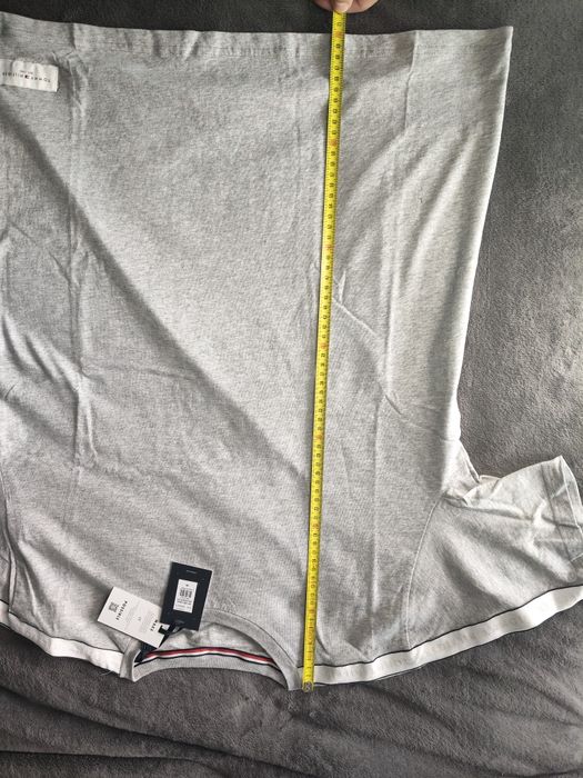 Tommy Hilfiger tricou bărbătesc gri cu logo pe umeri mărimea S nou