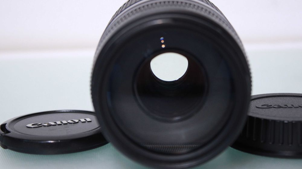 Obiectiv Canon EF 75-300MM F/4-5.6 III.