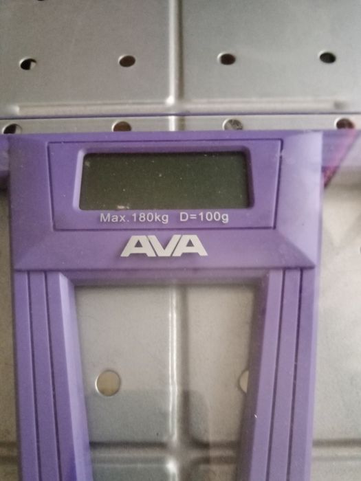 Весы ( нужно починить)напольные .