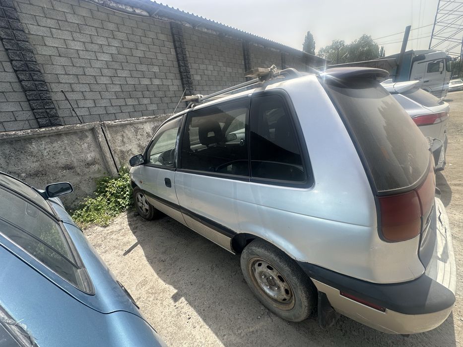 Mitsubishi Space Runner