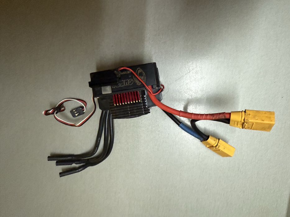 Контролер за радиоупрвляема количка