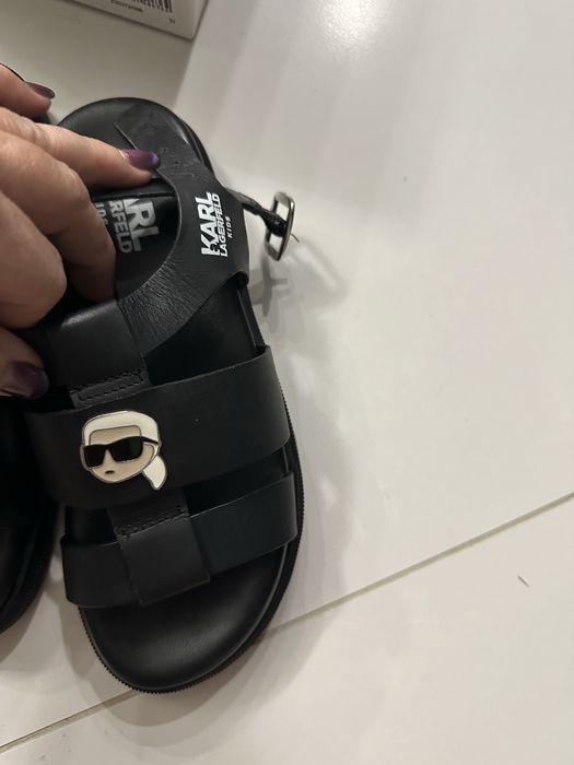 KARL LAGERFELD KIDS оригинални детски сандали нови 33 номер