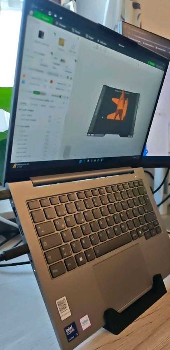Suport laptop – print 3D