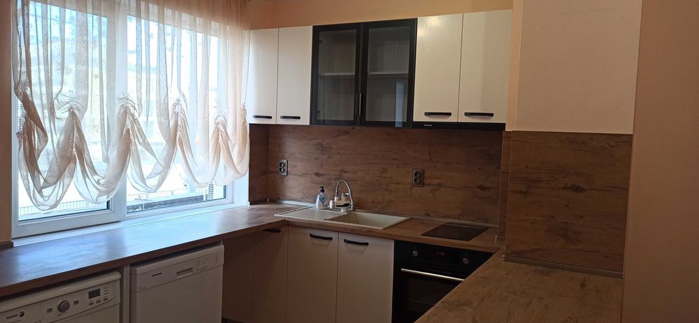 Давам под наем 3-ен апартамент