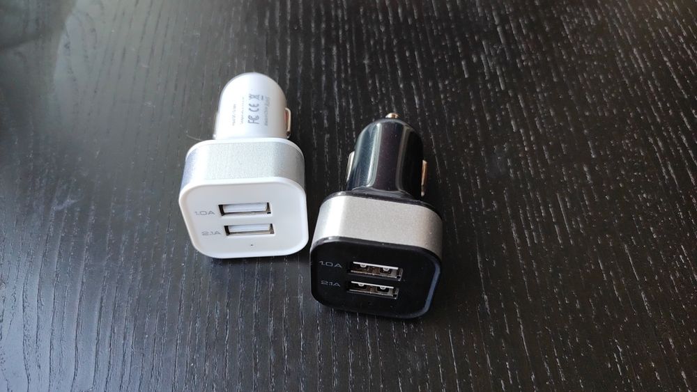 Зарядно за запалка с 2бр. USB - бяло/черно