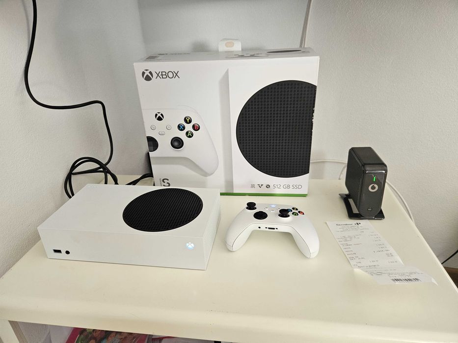 Consola Xbox S nou in cutie