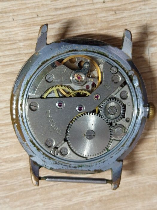 Стар ръчен часовник"Ракета"