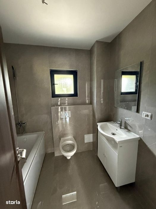 Bloc 2021- Rediu 2 camere Decomandat- 50 mp - etaj 3- 72000 euro