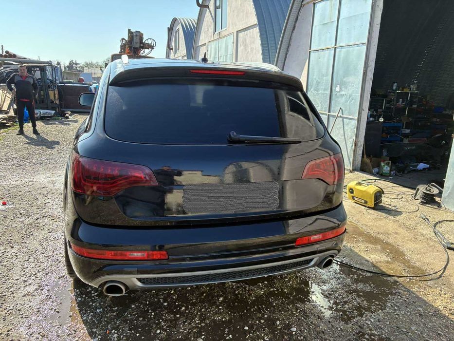 Джип Audi Q7 S line