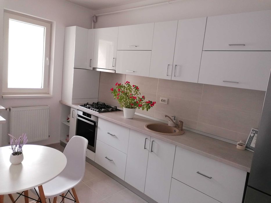 Apartament 2 camere + loc de parcare, metrou Dimitrie Leonida