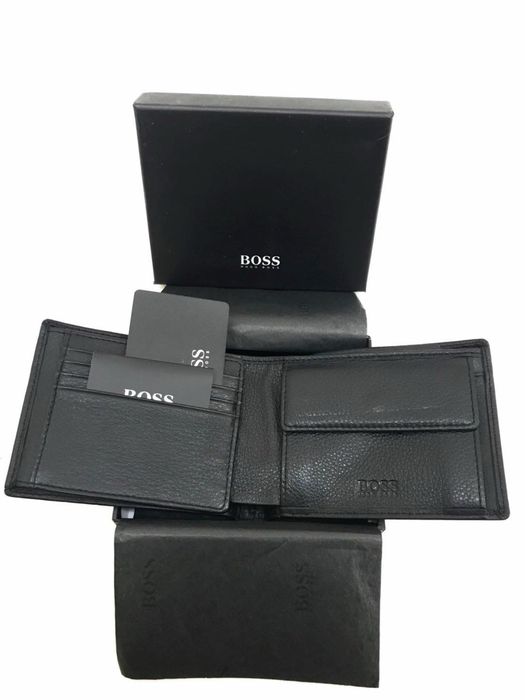 Мъжки подаръчен комплект колан и портфейл Hugo Boss 025/002 !