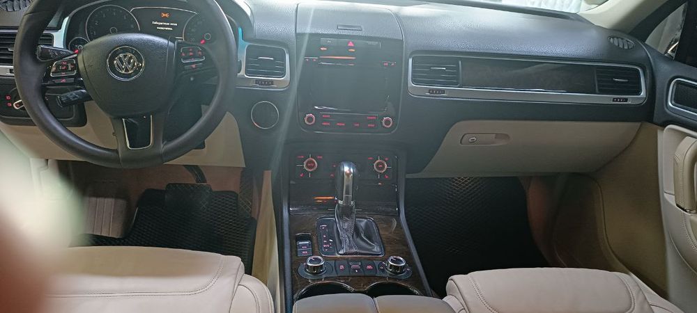 Сотилади Volkswagen touareg 2013 й