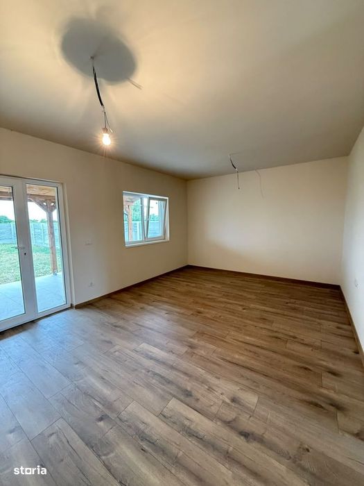 Duplex 4 Camere Cu 3 Dormitoare – Moșnița Nouă, Strada Gaitei 150.000