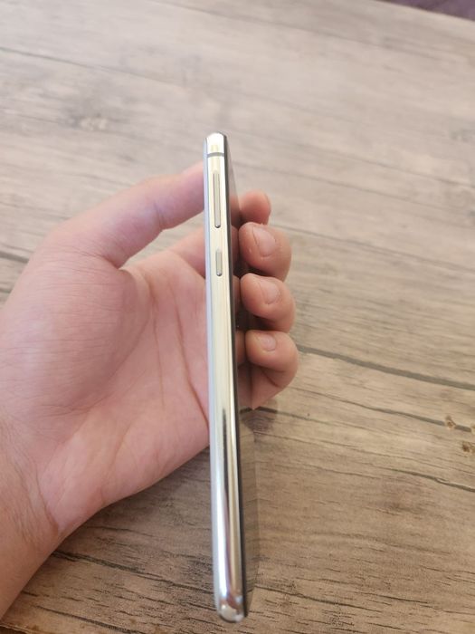 Samsung s10e 6/128 GB holati yaxshi