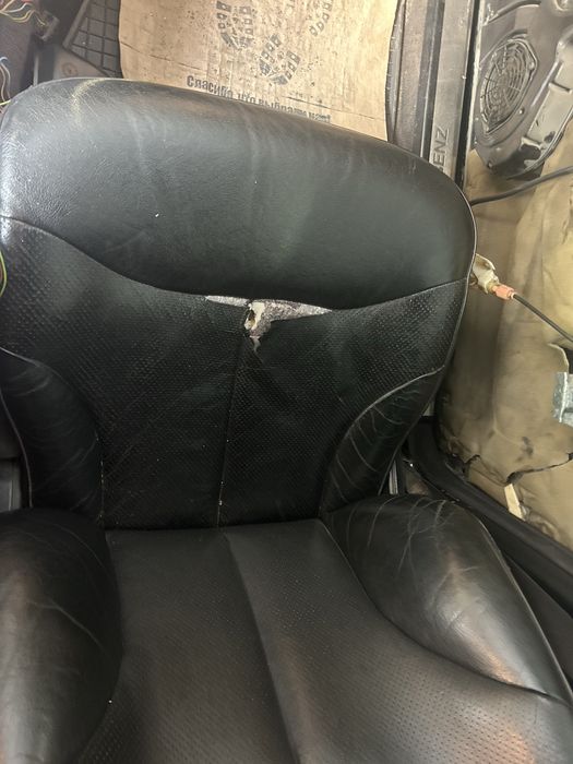 Передние сидиенья