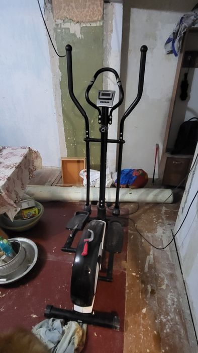 Тренажер для бега эллиптический