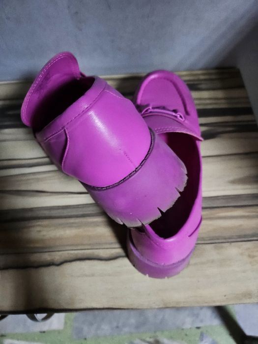 Лоуфъри  на guess