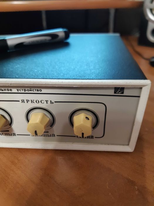 Цветомузыкальное устройство"веселка"