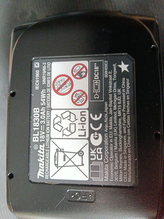 Винтоверт Makita dhp482, зарядно и батерия