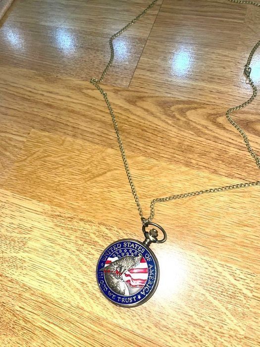 Чясы кварцевые карманные новые