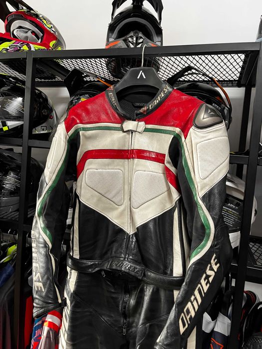 Кожен мото екип DAINESE VELOSTER ,54/L ,2 части, протектори,оригинален