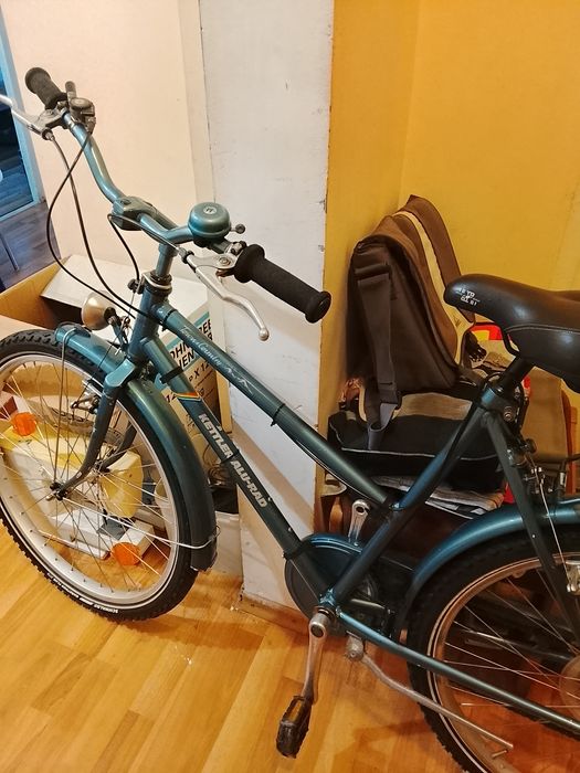 Bicicleta damă și bicicleta cu cadru
