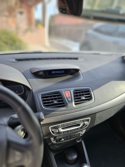 Renault Fluence 1.6 benzina an 2014