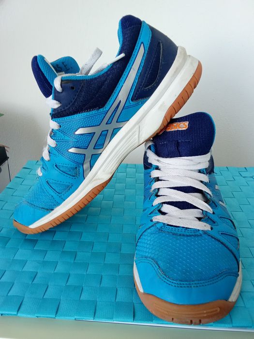 Маратонки asiks за момче с подарък