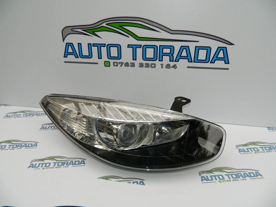 Far dreapta  RENAULT FLUENCE an 2013 2014 2015 cod 260101331R