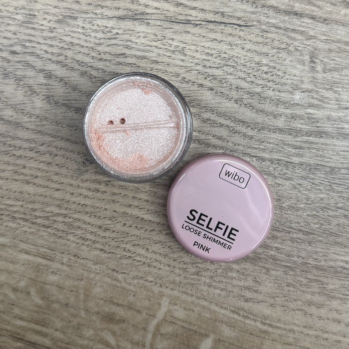 Лот козметика за над 200лв - продавам за 25лв