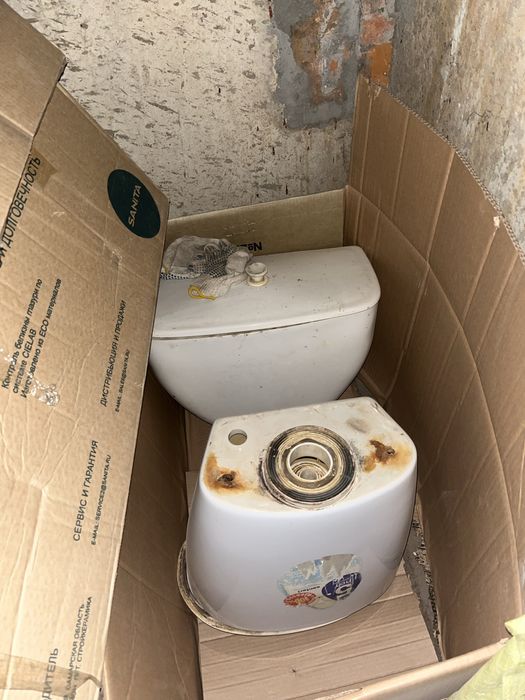 Продам унитазы, бачки, раковина