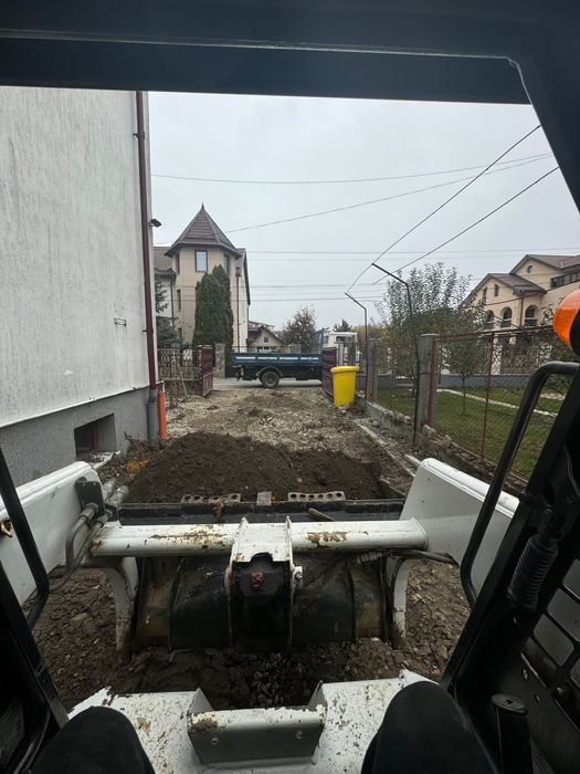 Mini bobcat de inchiriat