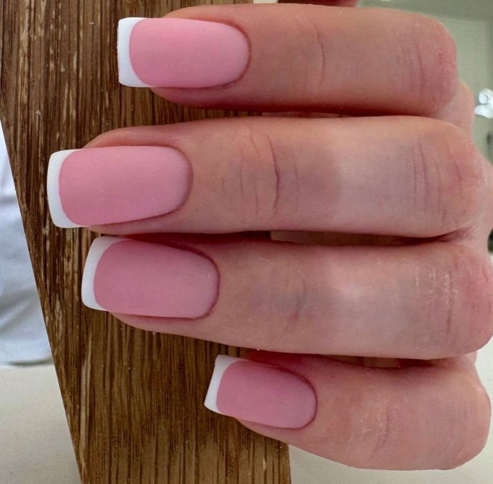 Маникюр и педикюр