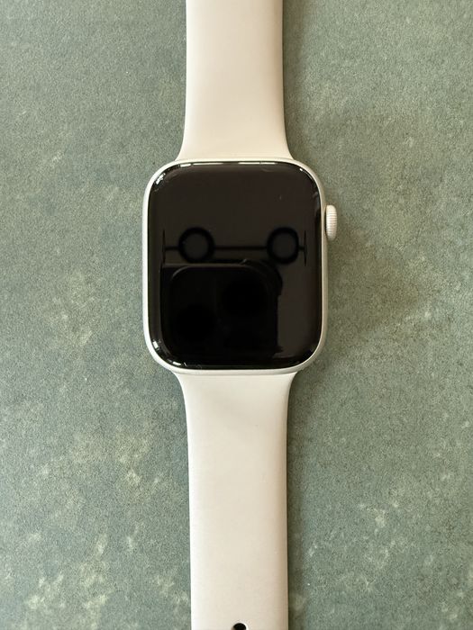 Apple Watch 8, 45 mm cellular starlight