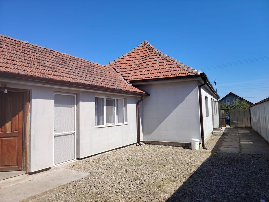 Vând casa in Alparea