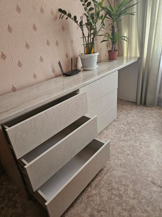 Продается современный комод