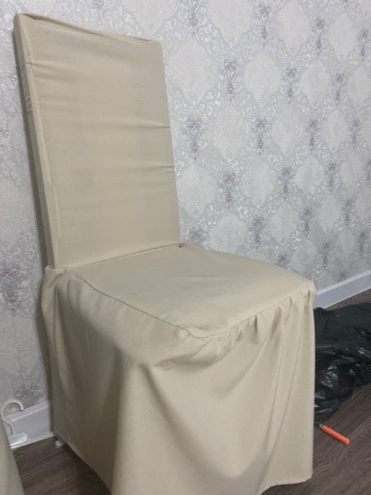 Стулья с накидкой